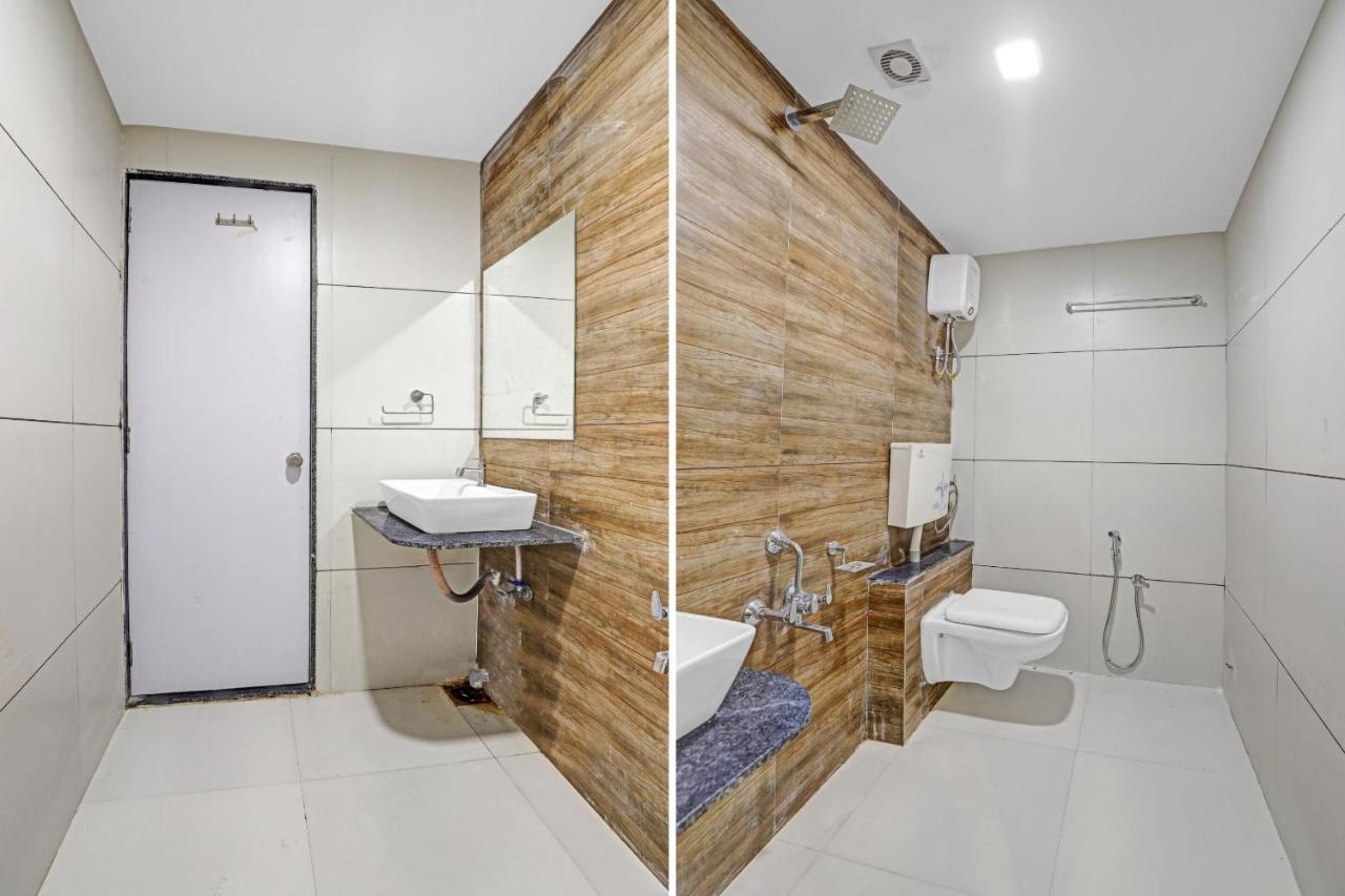 Hotel Oyo Flagship 86605 Hotel The Meriton 3*