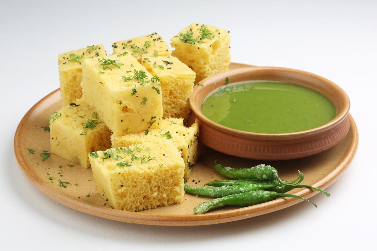 Oyo Flagship 86605 Hotel The Meriton Hotel Ahmedabad