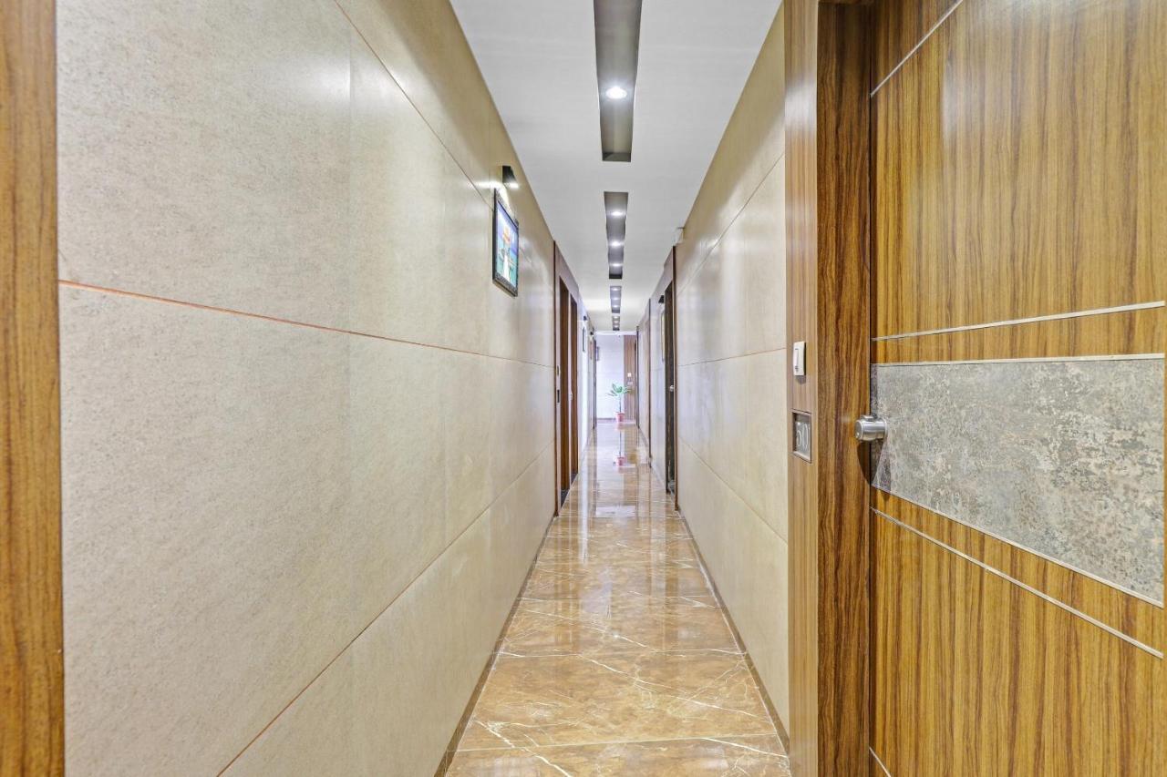 Oyo Flagship 86605 Hotel The Meriton Hotel 3*