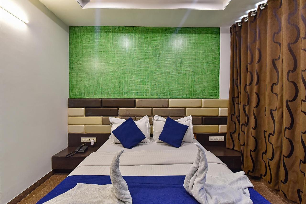 Fabexpress Silver Plaza 3*