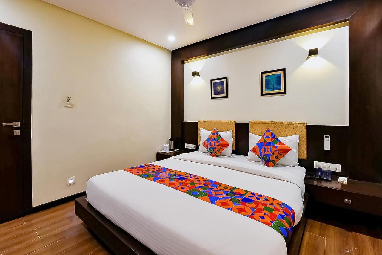Fabhotel Royal Landmark Hotel *