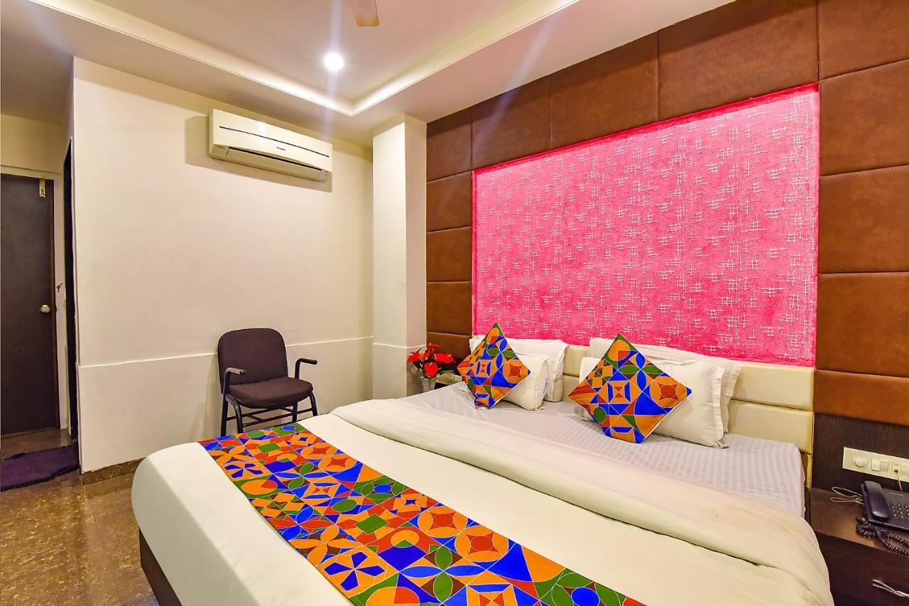 Hotel Fabexpress Silver Plaza
