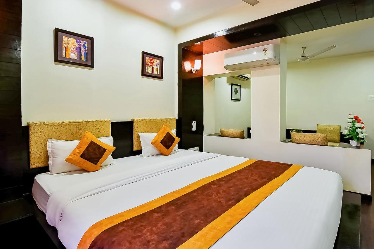 Fabhotel Royal Landmark Hotel *