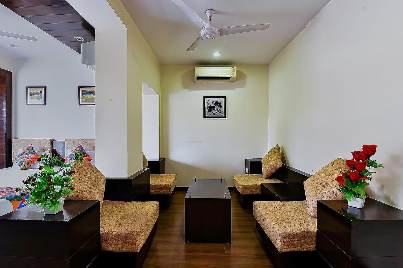 Fabhotel Royal Landmark Hotel