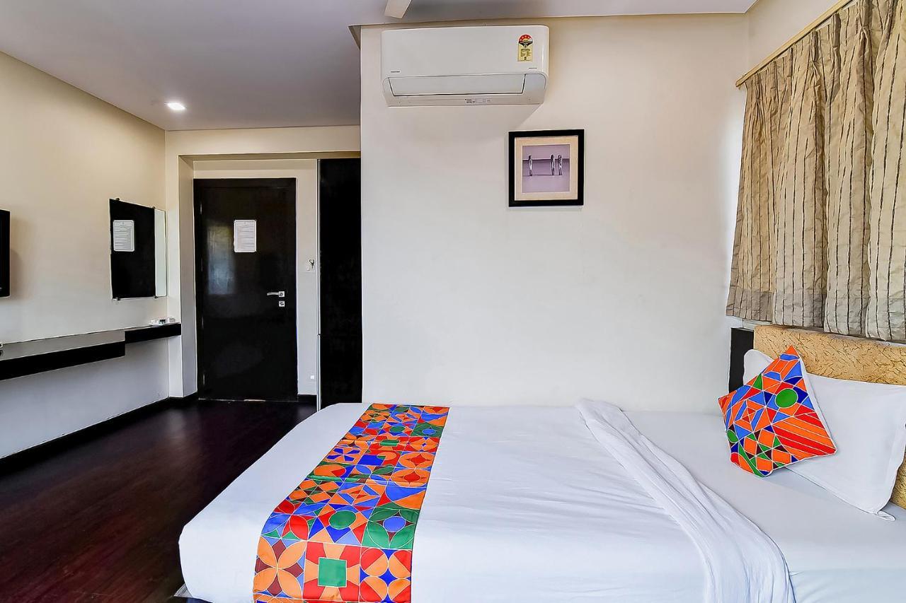 Hotel Fabhotel Royal Landmark *