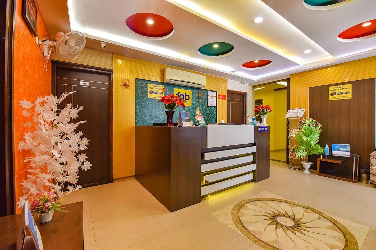 Hotel Fabexpress Silver Plaza
