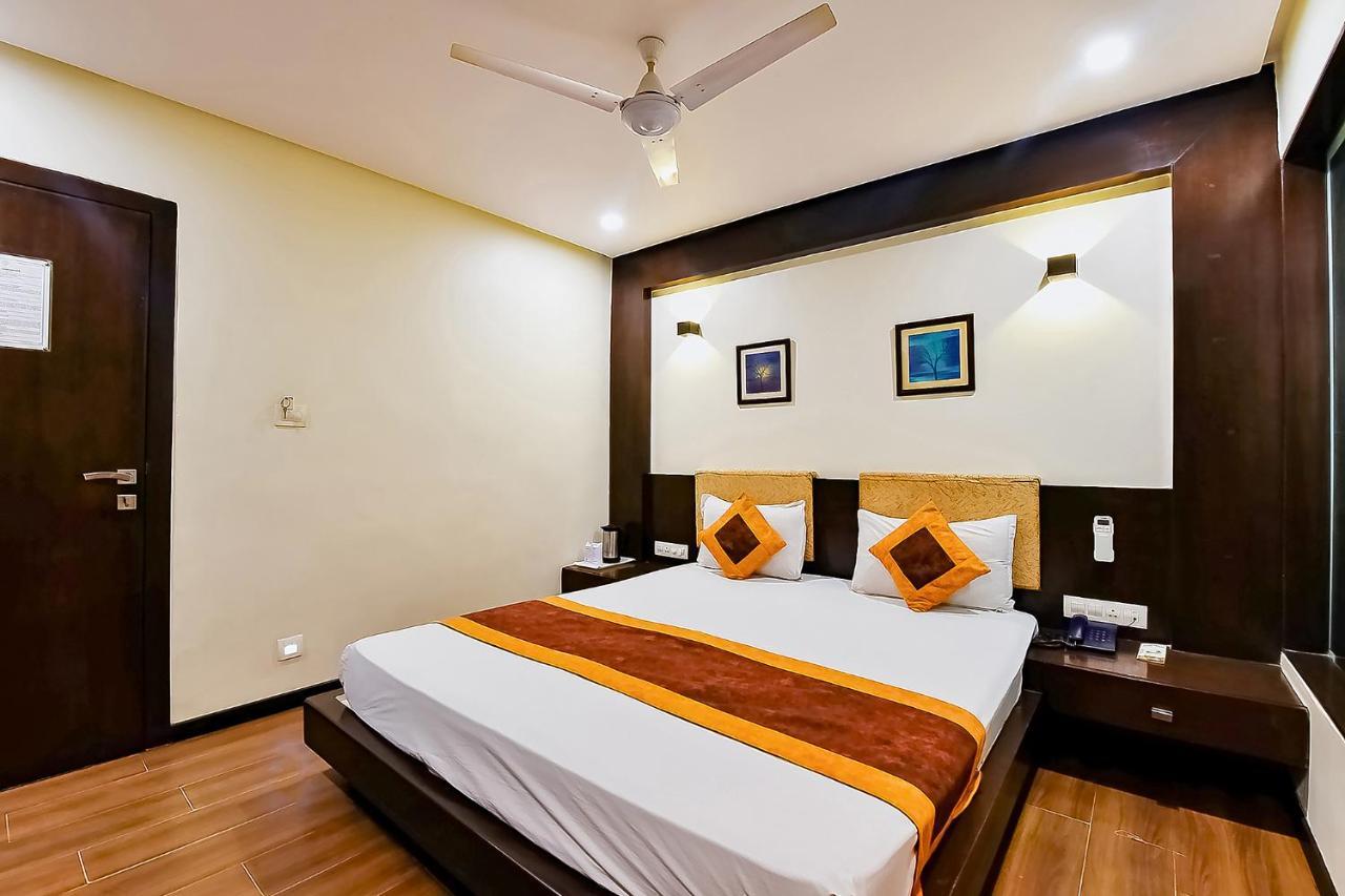 Fabhotel Royal Landmark Hotel