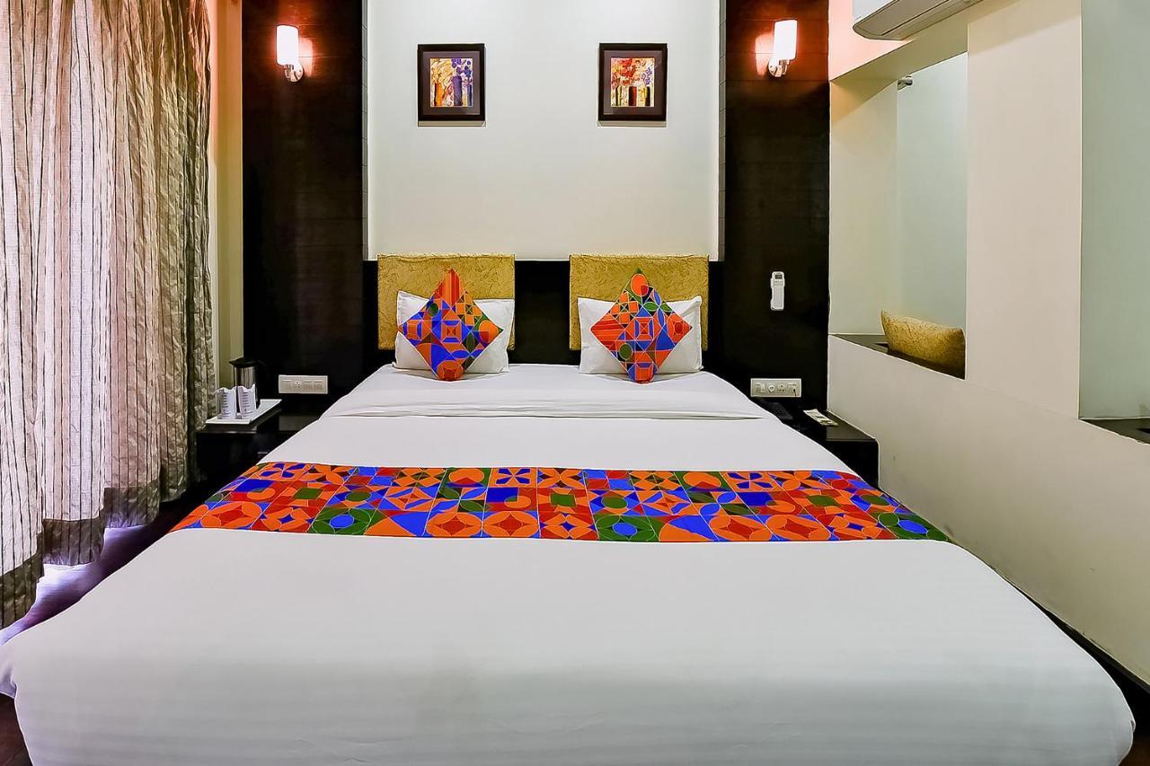 Fabhotel Royal Landmark *