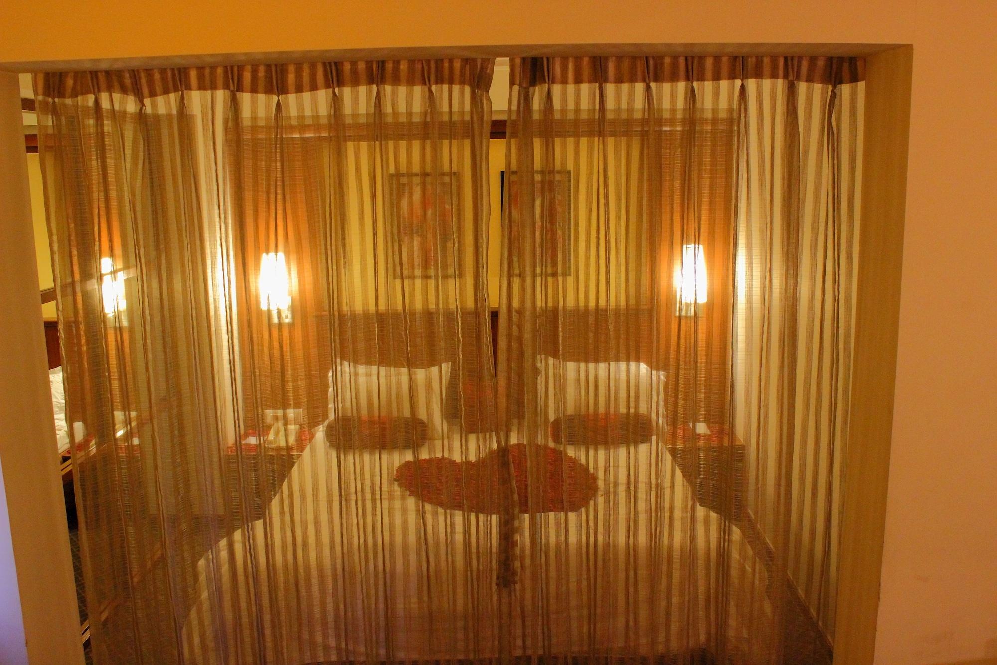 Skylon Hotel Ahmedabad