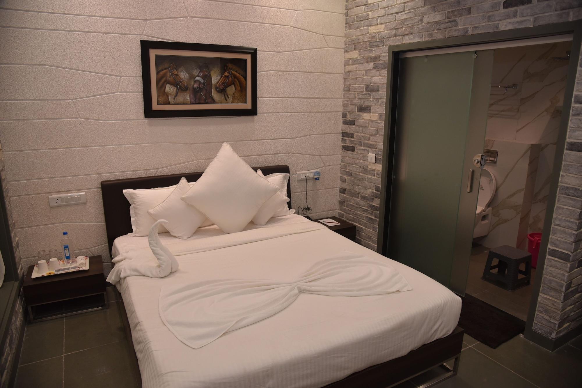 Tribecca Select 3* Ahmedabad
