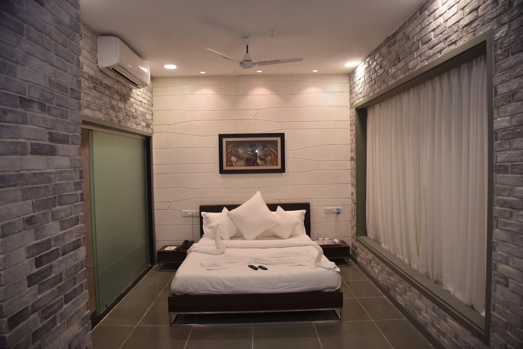 Tribecca Select 3* Ahmedabad