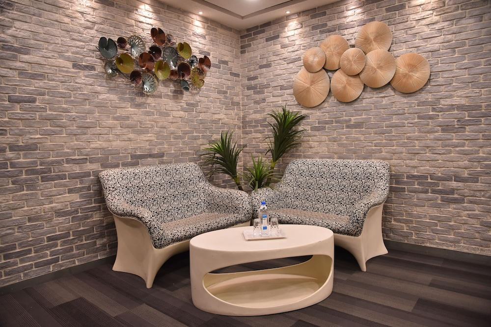 Tribecca Select Hotel 3*