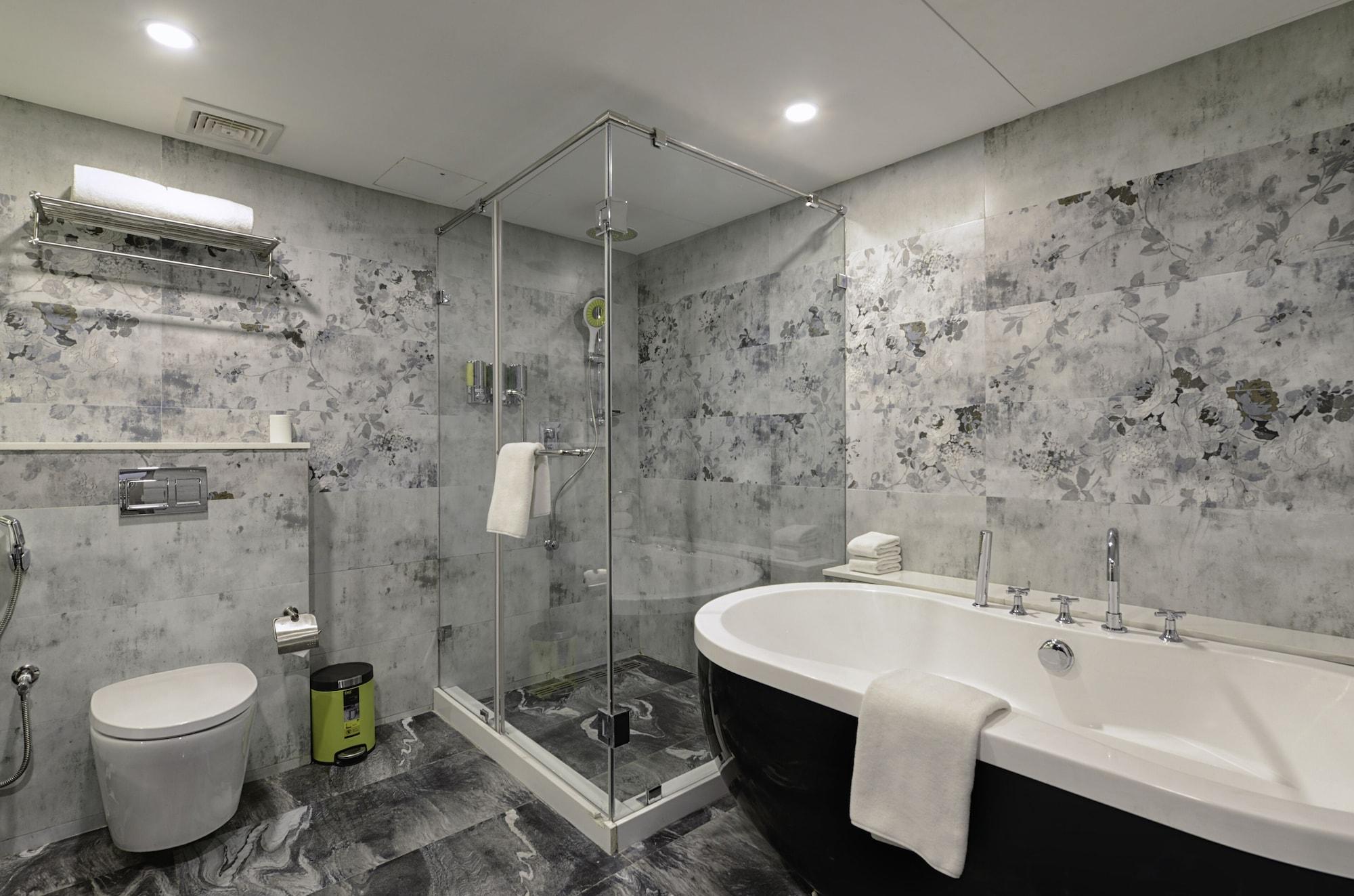 Hotel Regenta Antarim 4*
