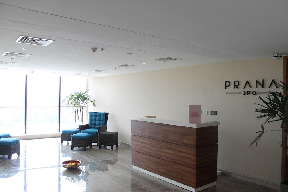 Hotel Doubletree By Hilton Ahmedabad