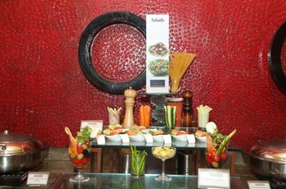 Hotel Welcomhotel By Itc Hotels, Ashram Road,