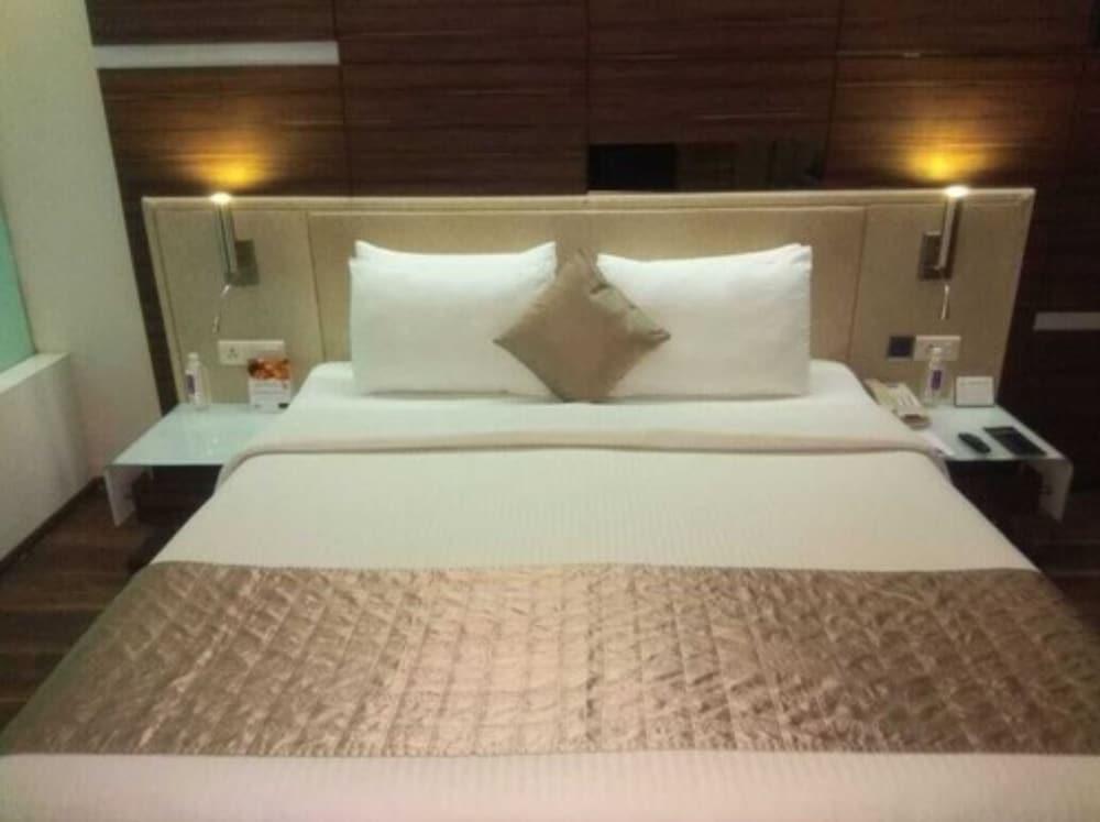 Hotel Welcomhotel By Itc Hotels, Ashram Road, 5*