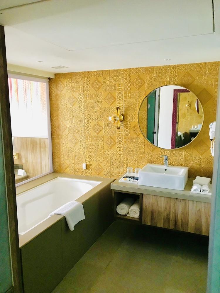 Welcomhotel By Itc Hotels, Ashram Road,