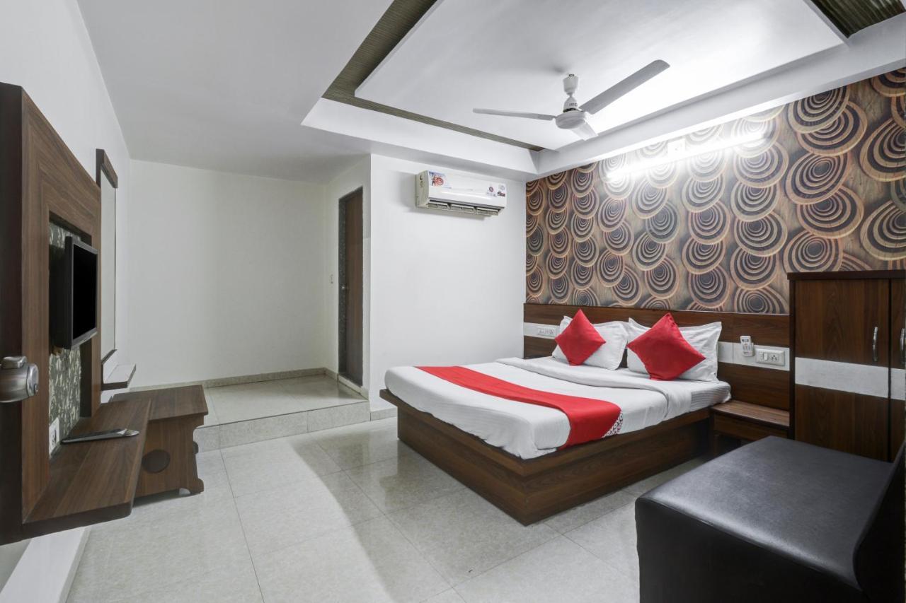 Hotel Tirupati 3*