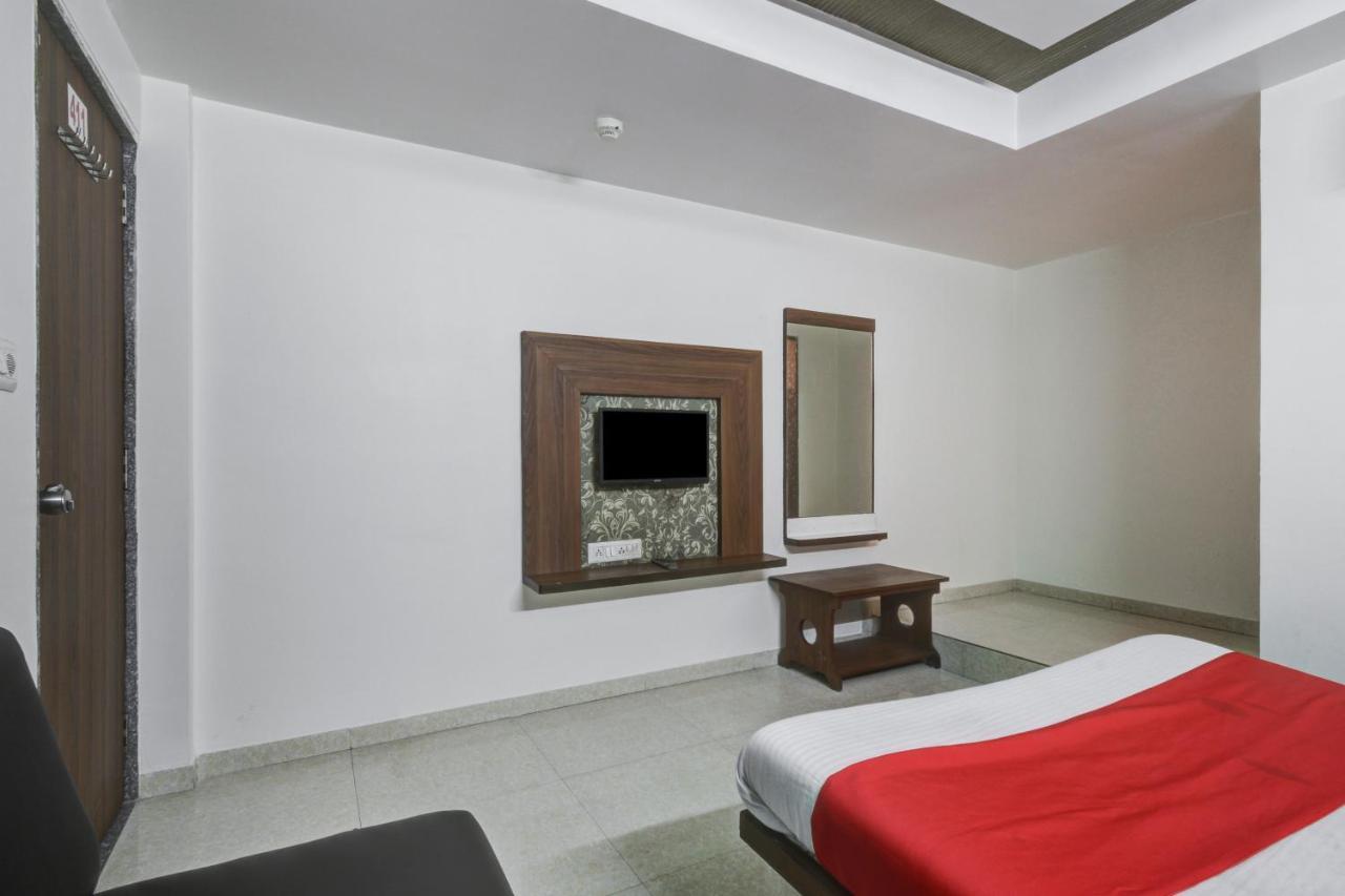 Tirupati Hotel