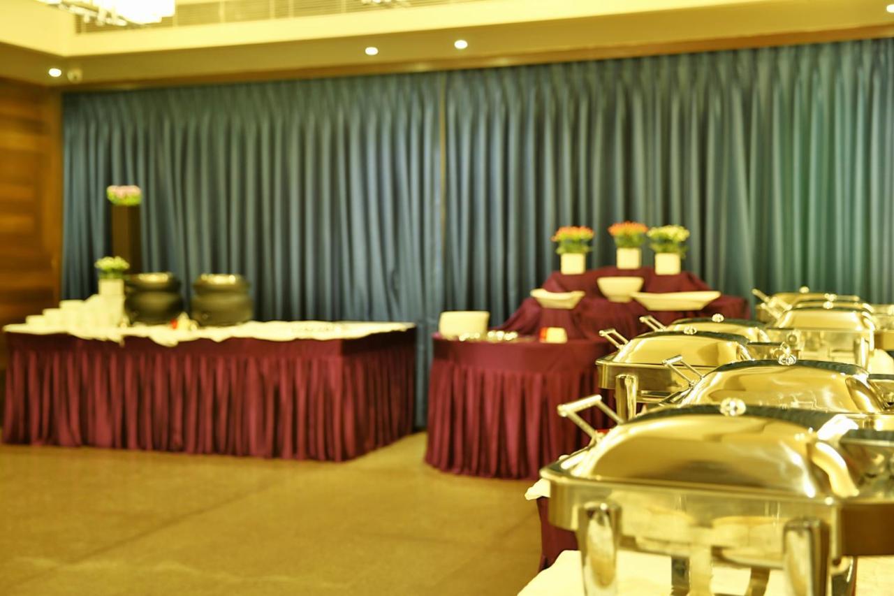 G Express Formerly Known As Tgb Express 3* Ahmedabad