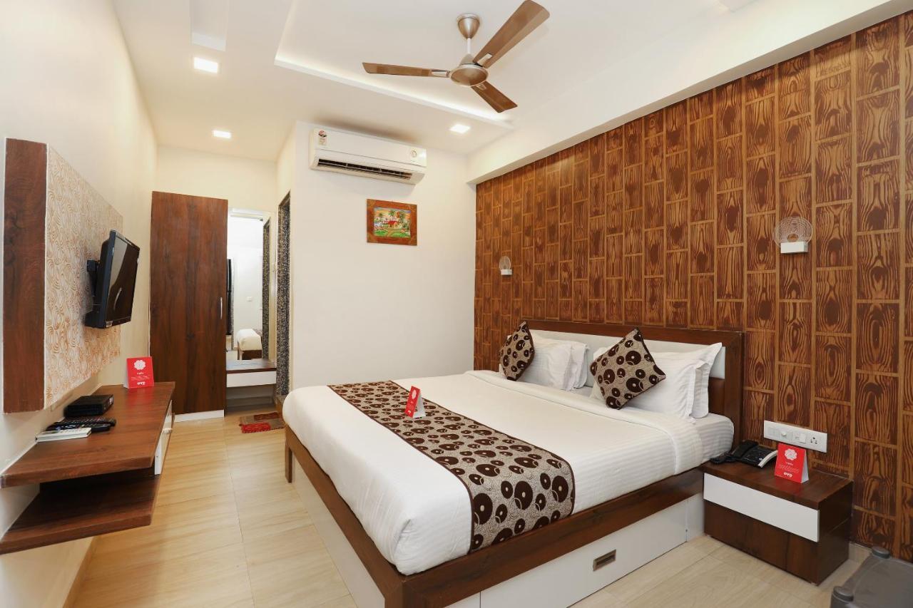 Spot On 6862 Tulip Plaza Hotel 2*