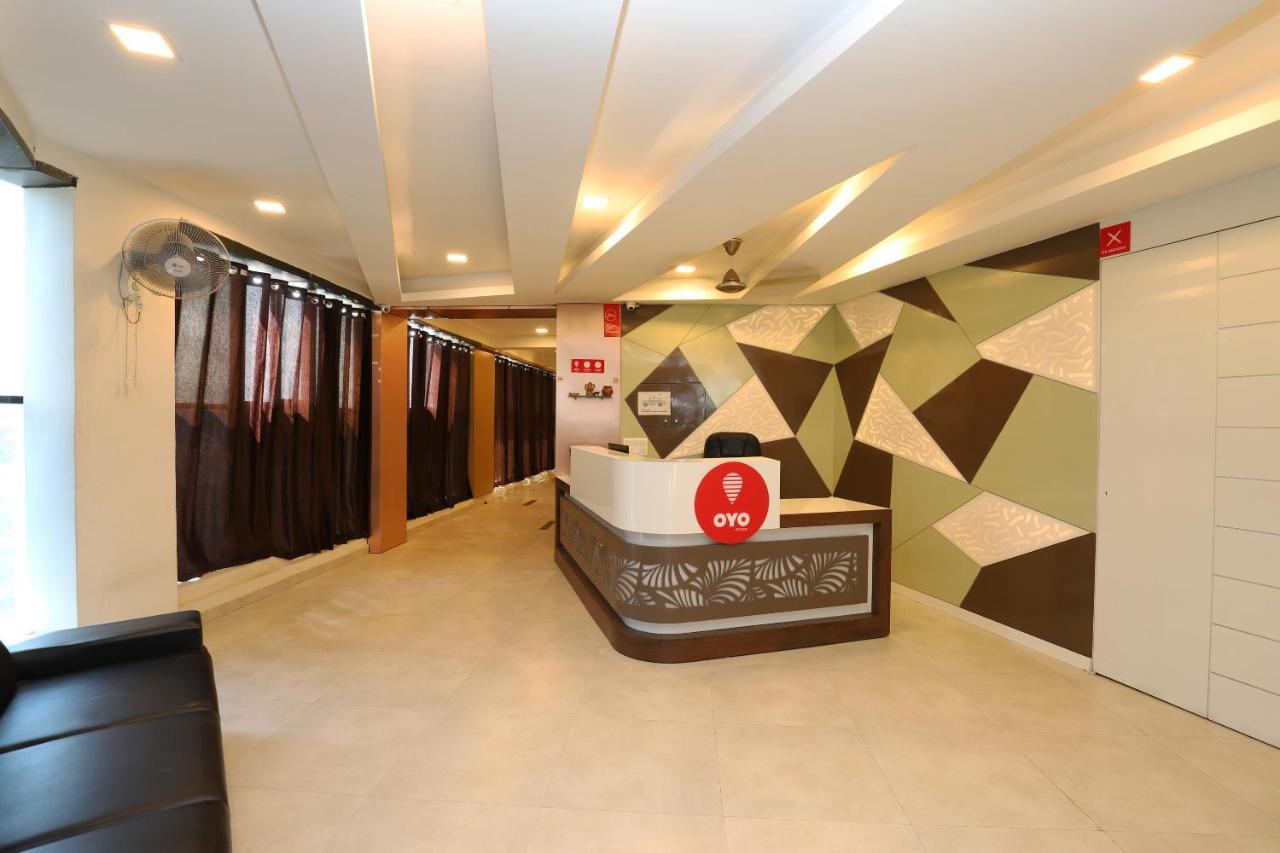 Spot On 6862 Tulip Plaza Hotel