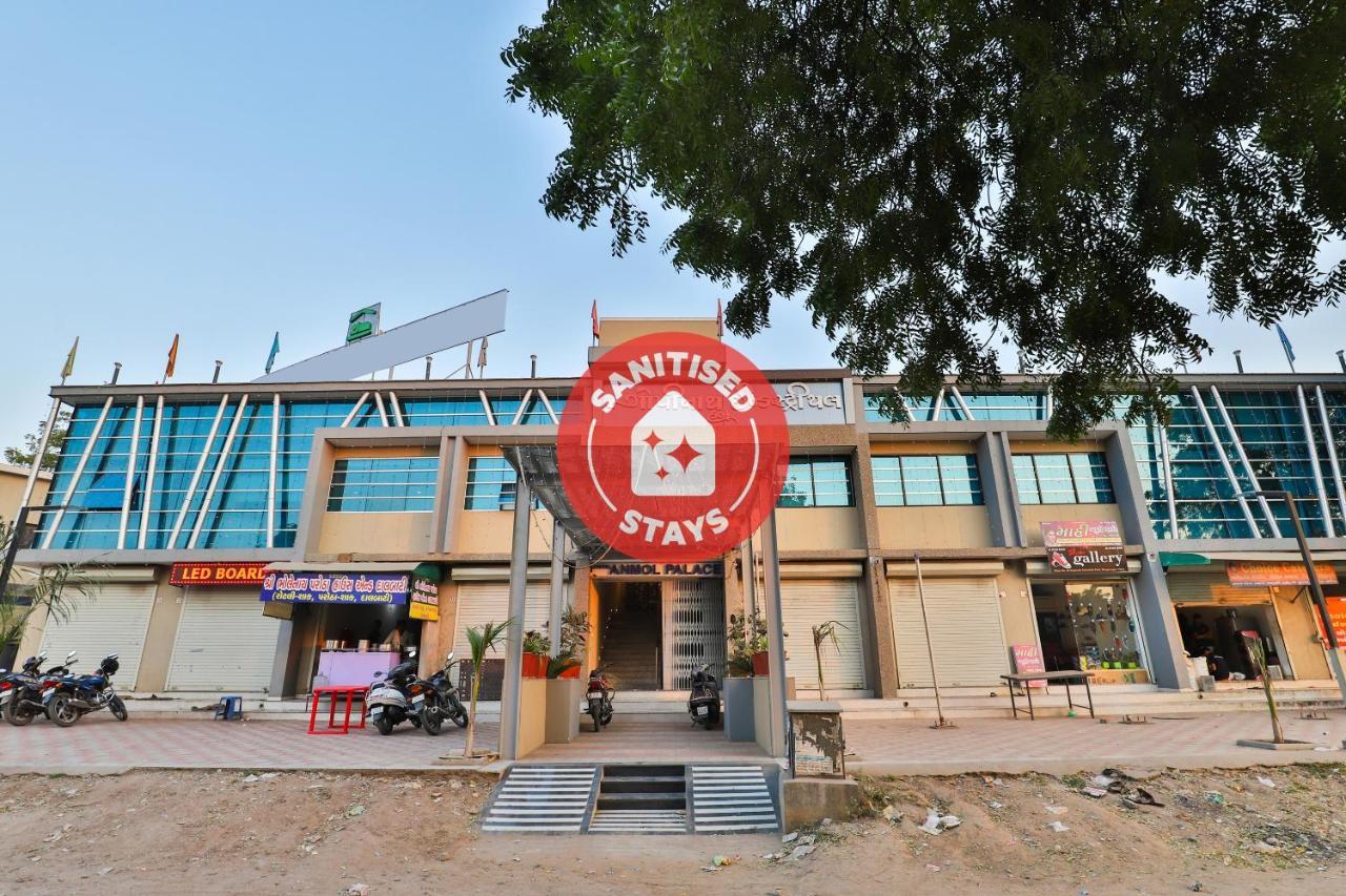 Hotel Oyo 23289 Anmol Palace