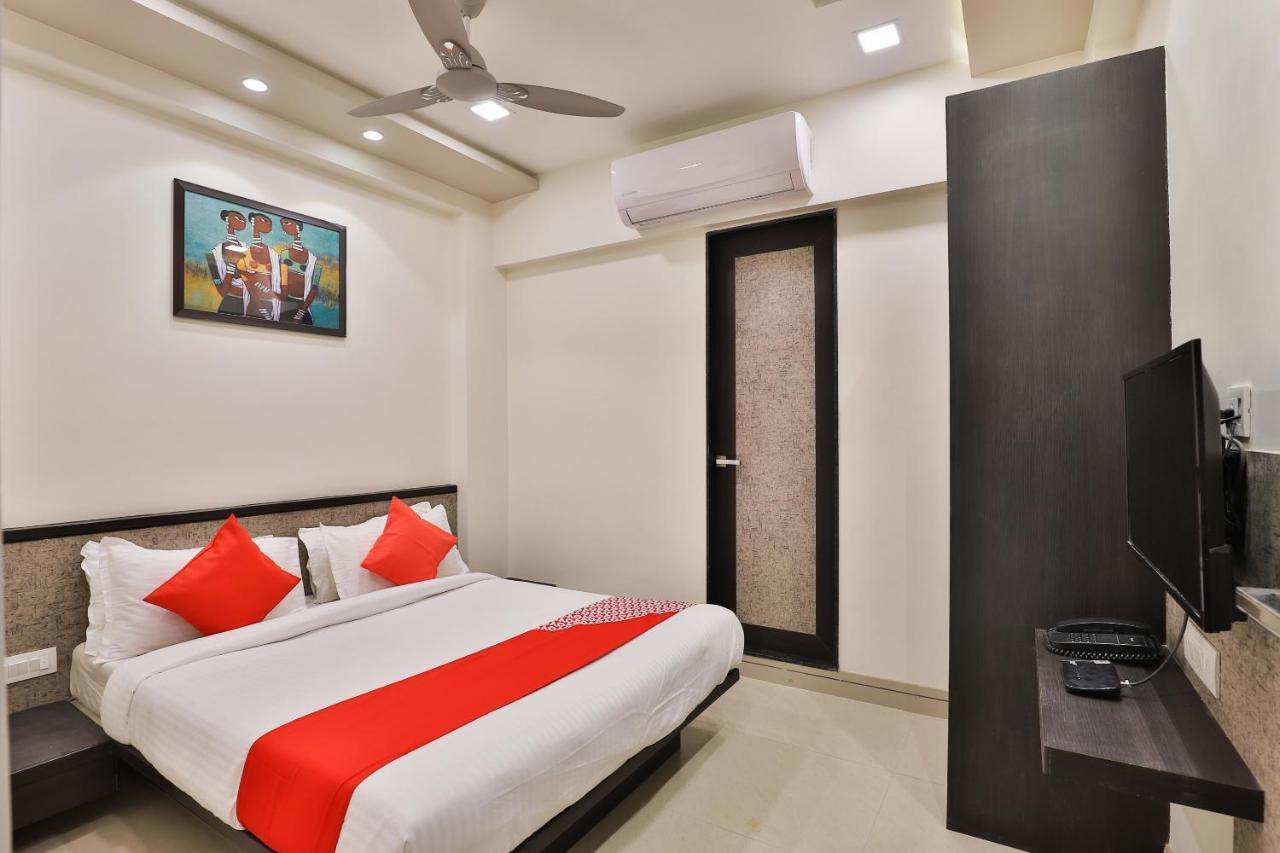 Hotel Oyo 23289 Anmol Palace