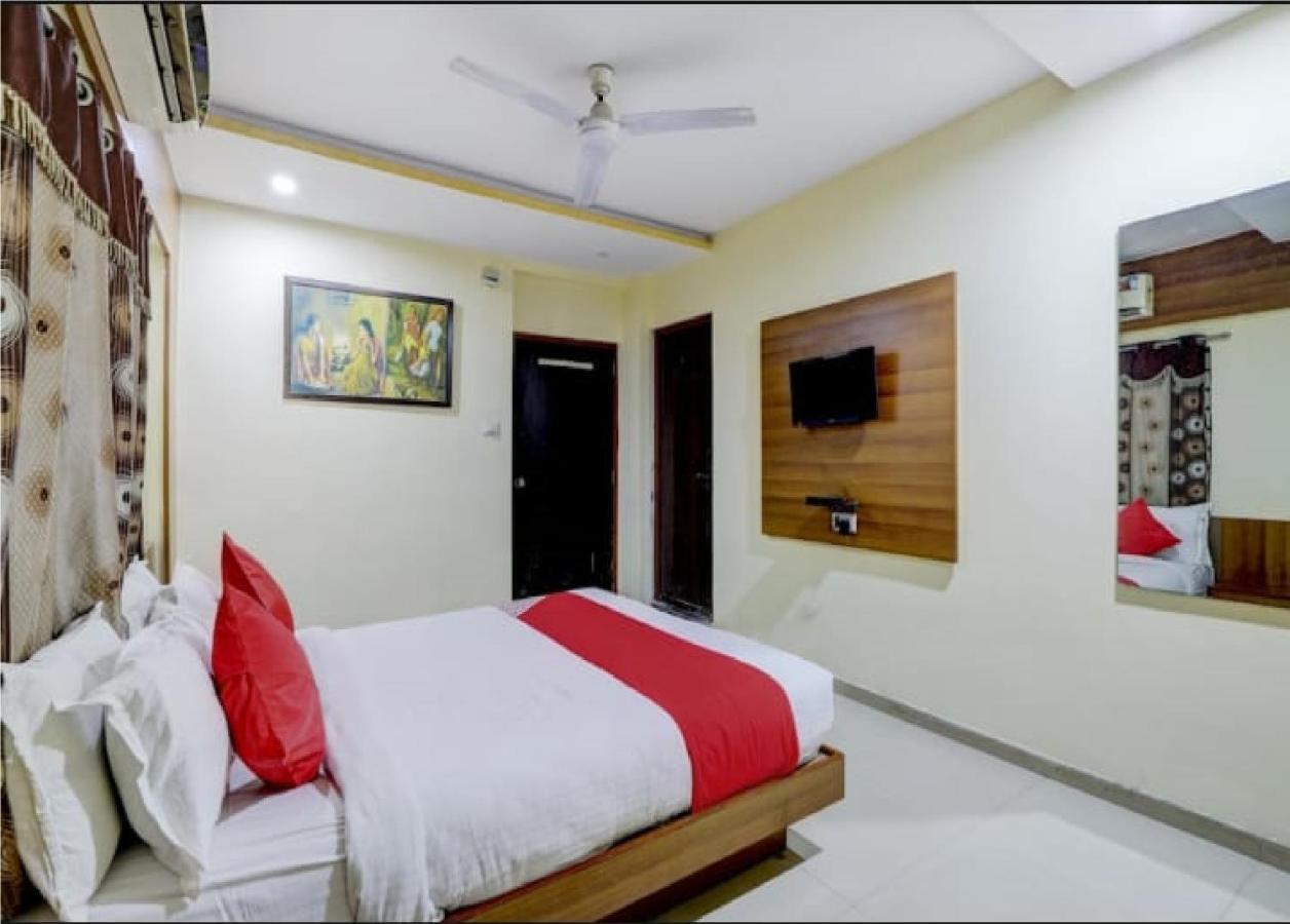 Krishna Palace Hotel