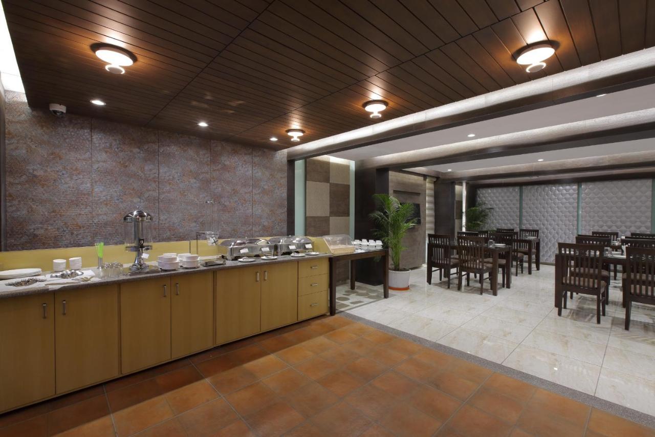 Hotel The Lotus Park 3*