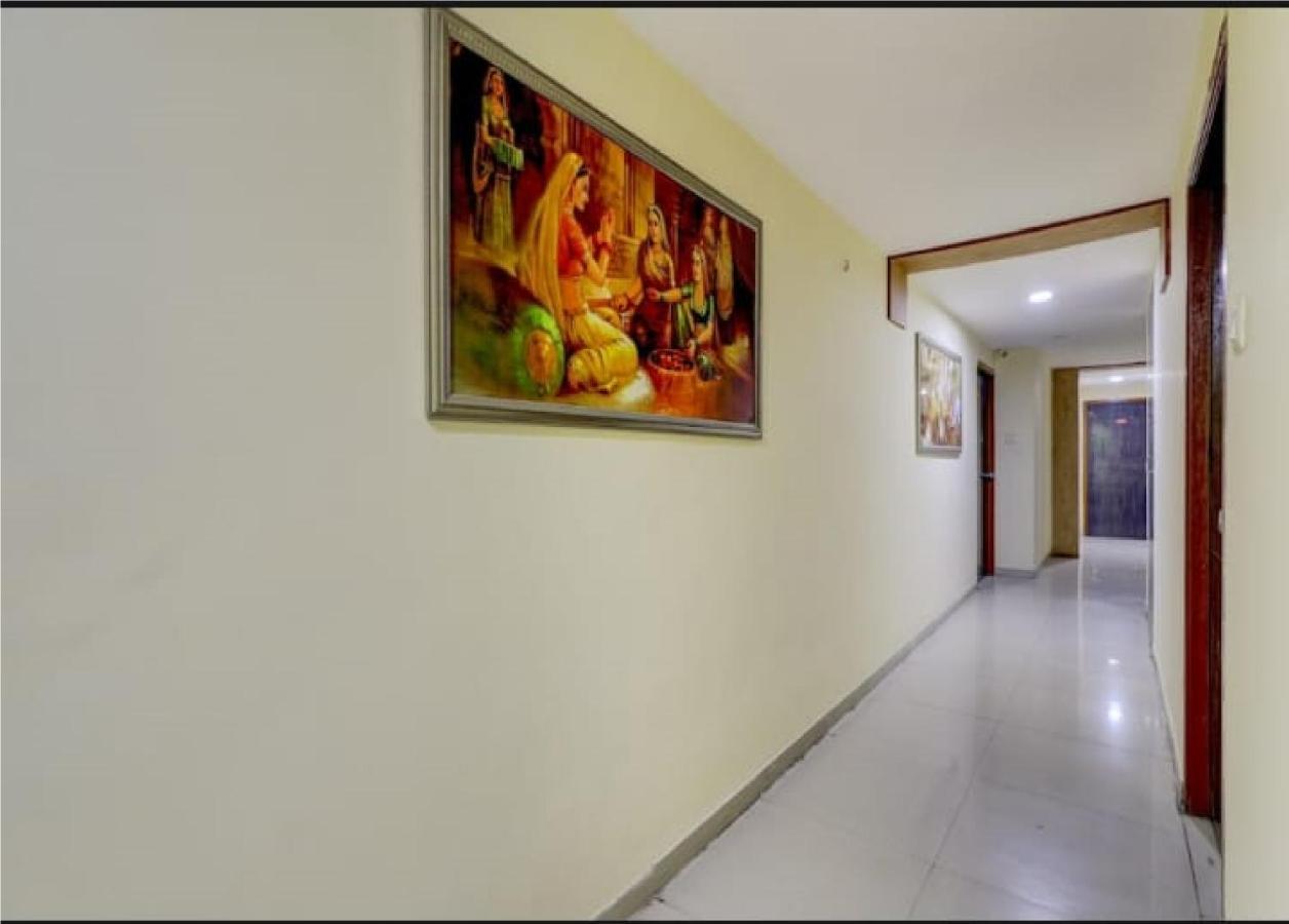 Krishna Palace Hotel 2*