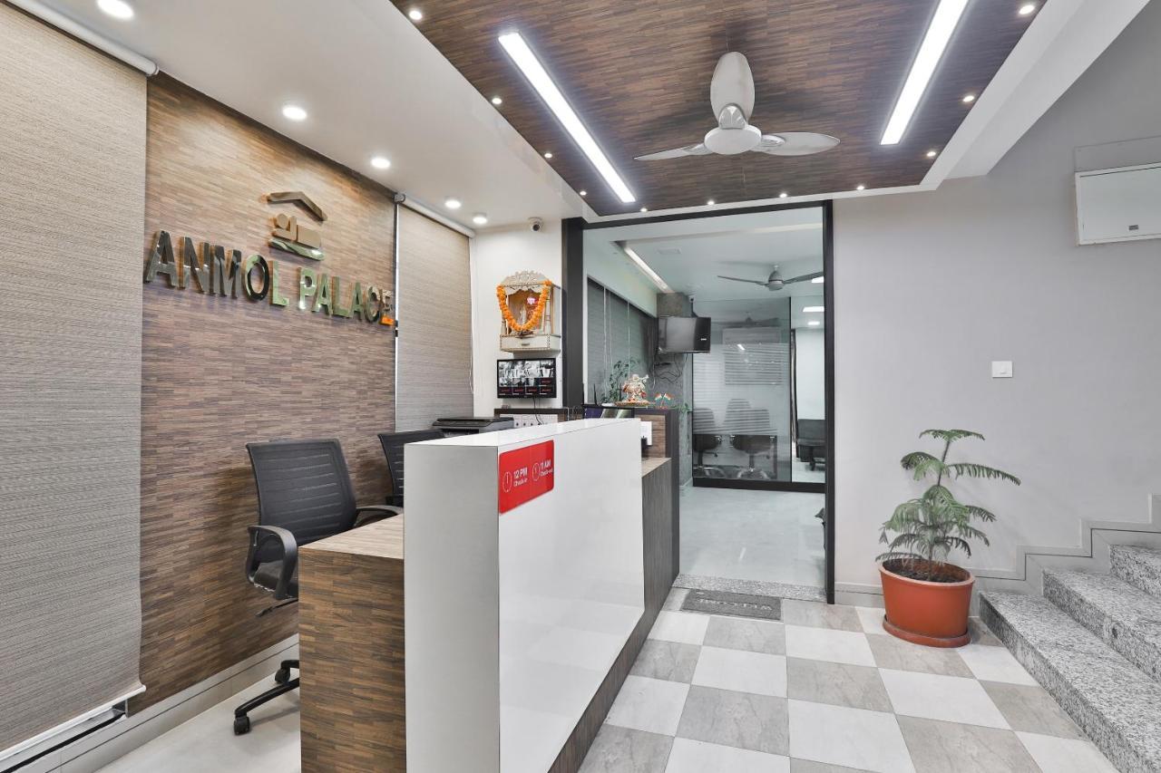 Oyo 23289 Anmol Palace