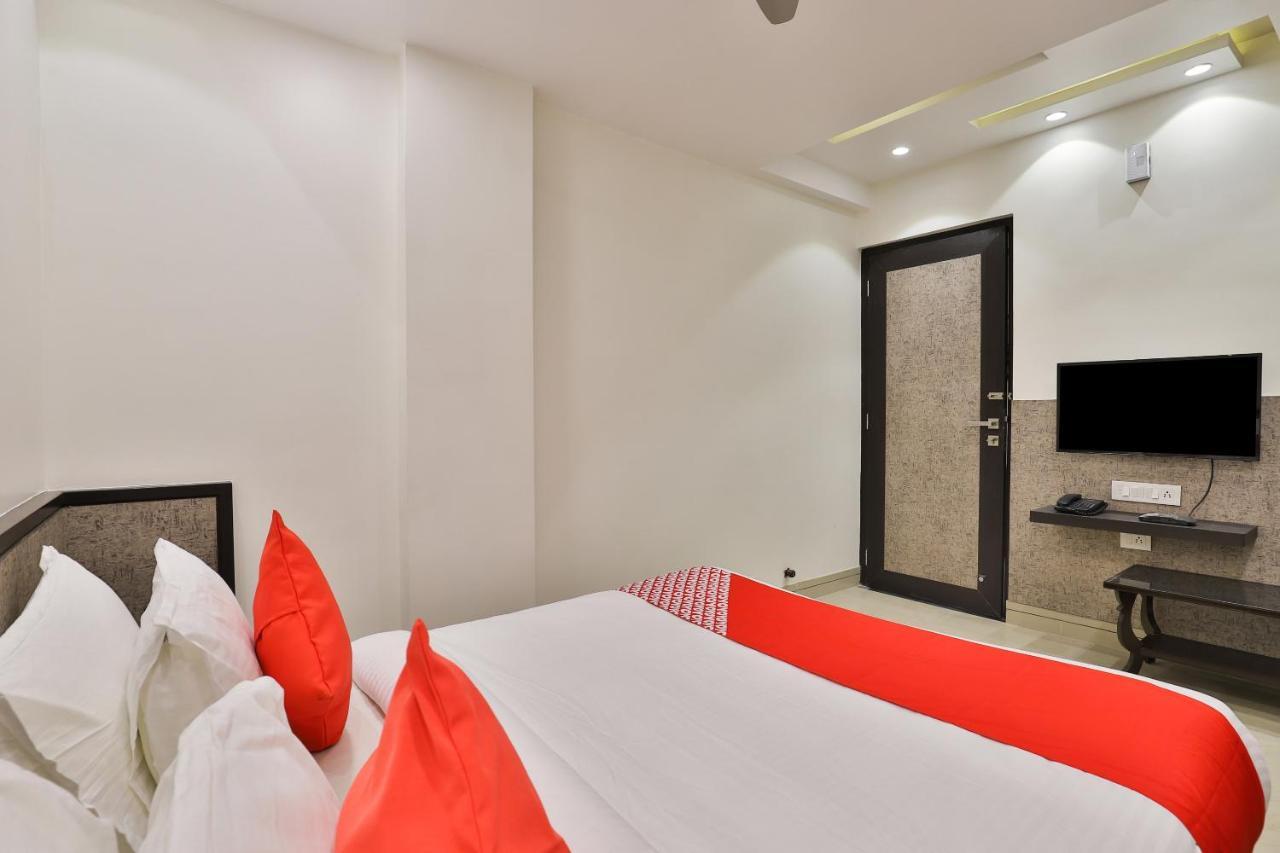 Hotel Oyo 23289 Anmol Palace Ahmedabad