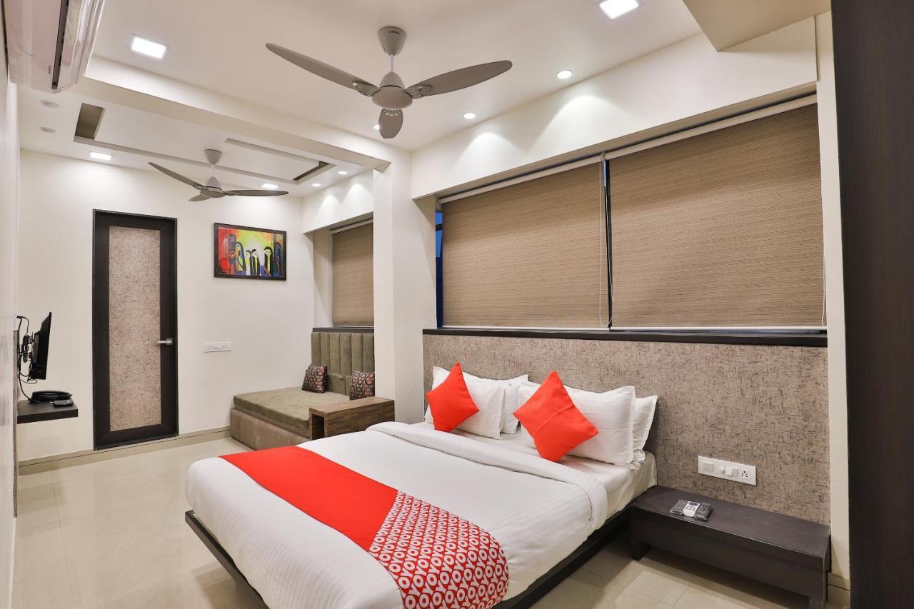 Oyo 23289 Anmol Palace Hotel