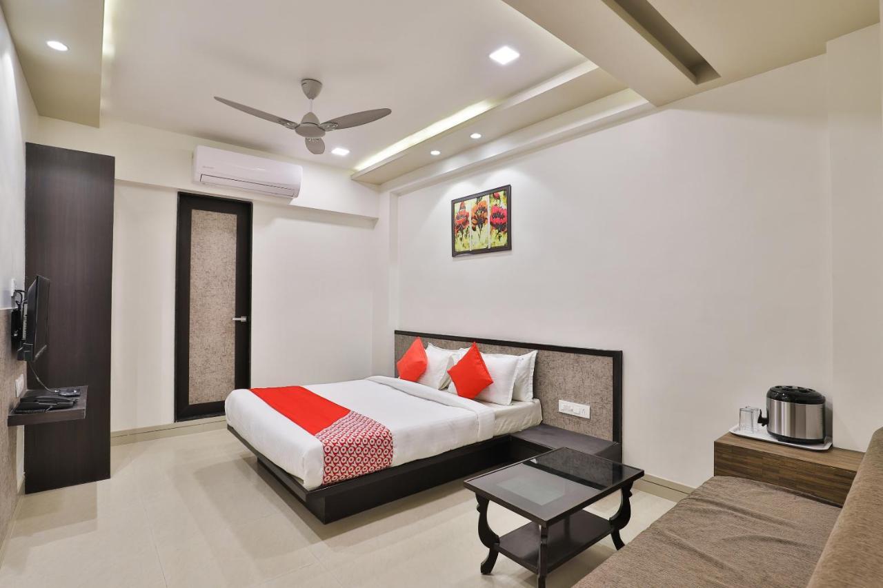 Hotel Oyo 23289 Anmol Palace Ahmedabad