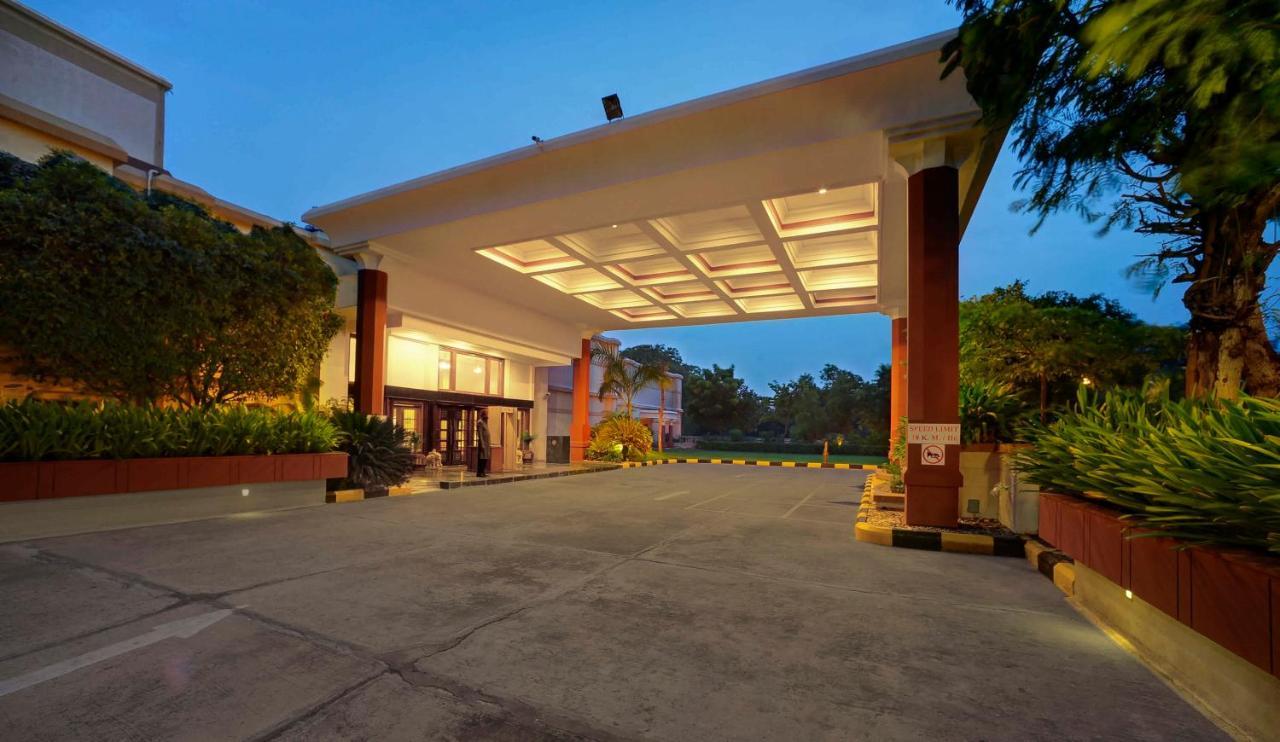 Hotel The Ummed Airport Ahmedabad