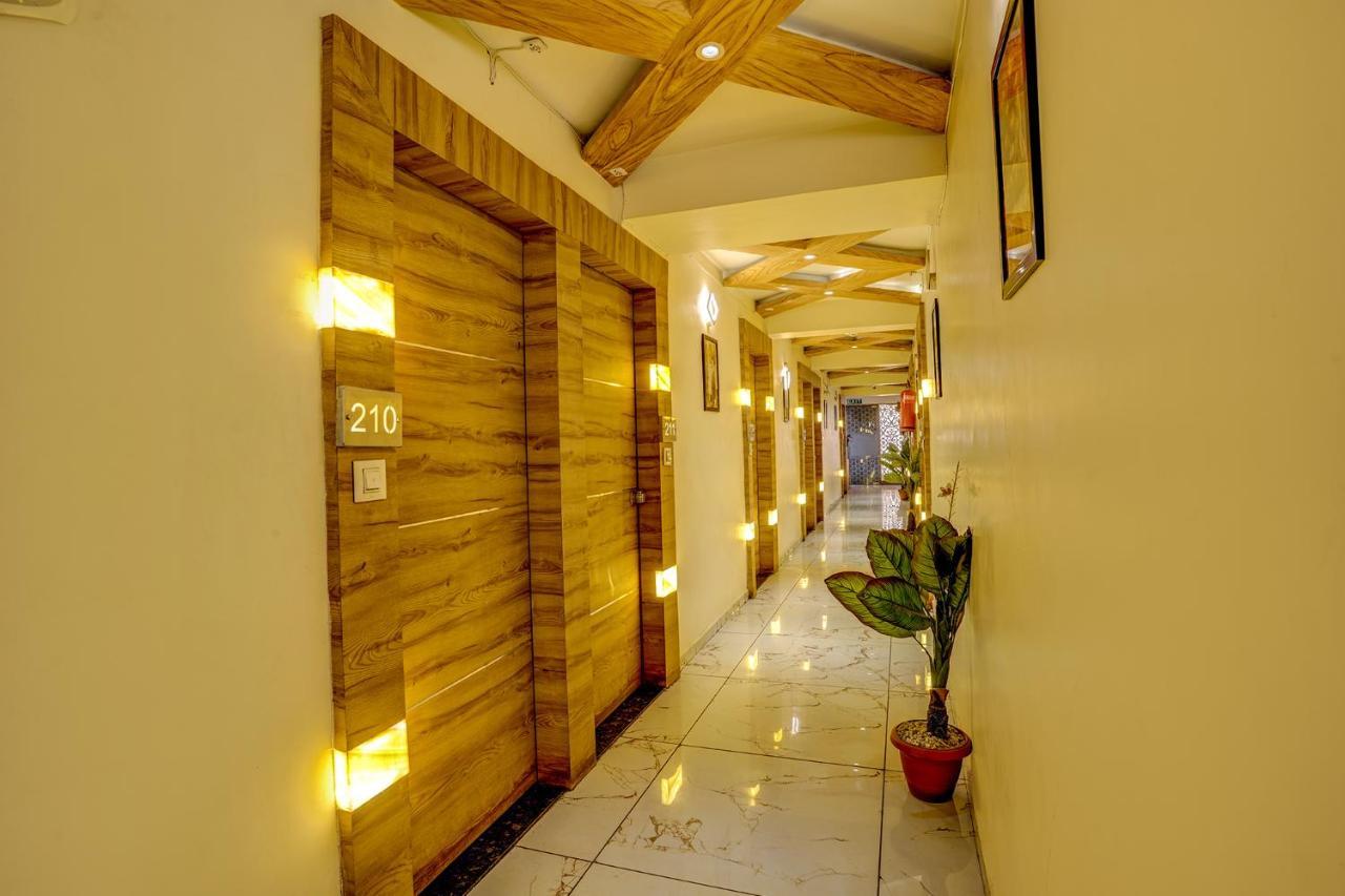 Fabhotel Silver Palace Hotel