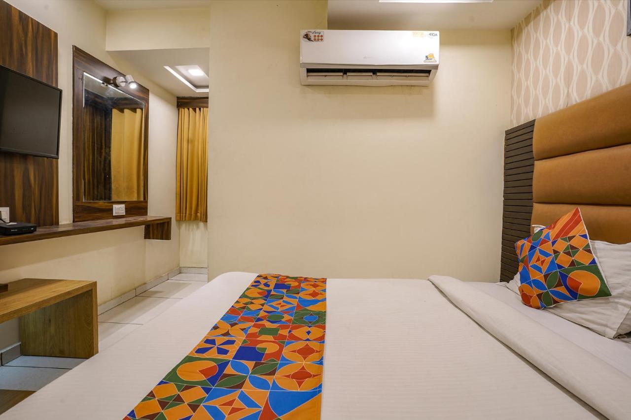 Fabhotel Silver Palace
