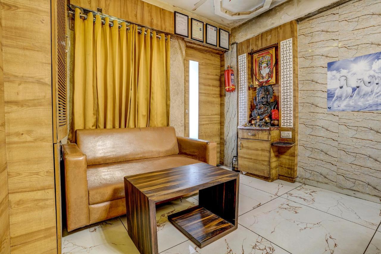 Hotel Fabhotel Silver Palace