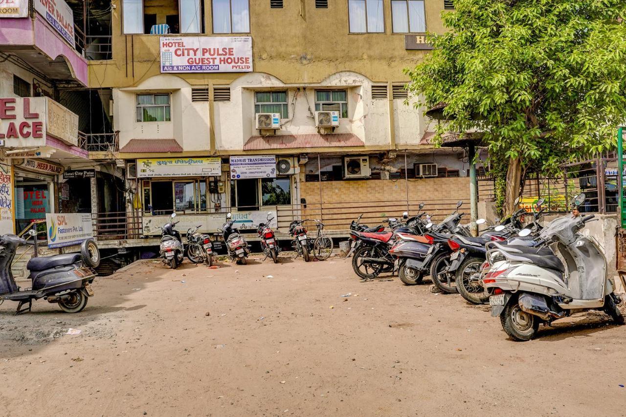 Hotel Fabhotel Silver Palace Ahmedabad