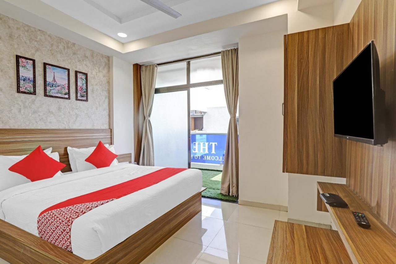 Oyo Flagship 86605 Hotel The Meriton