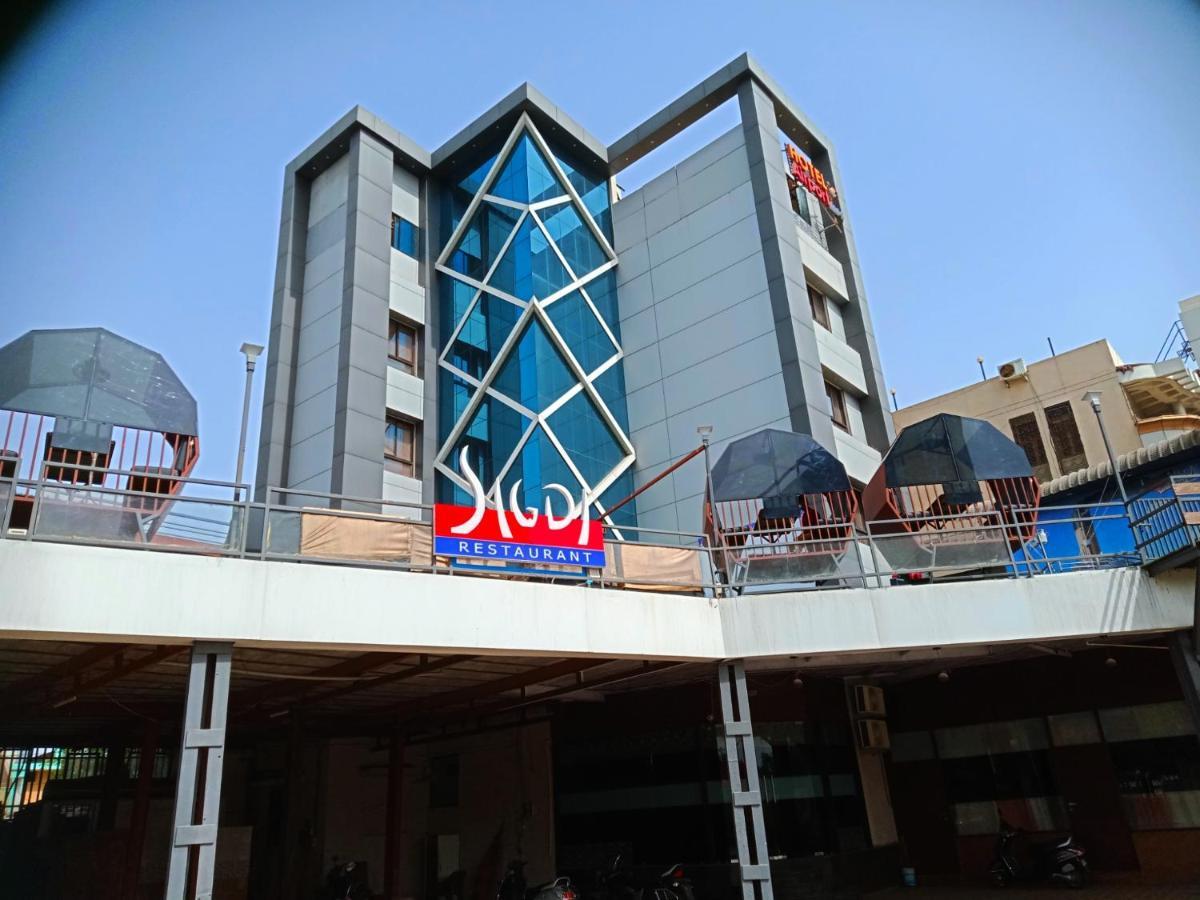Airport One Hotel 3*