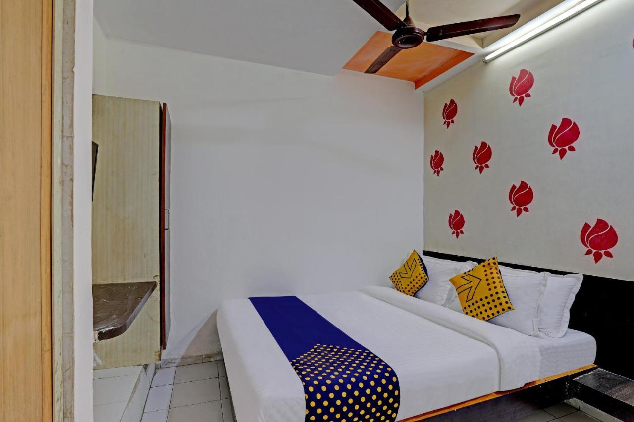 Hotel Spot On 82094 Mayur Palace