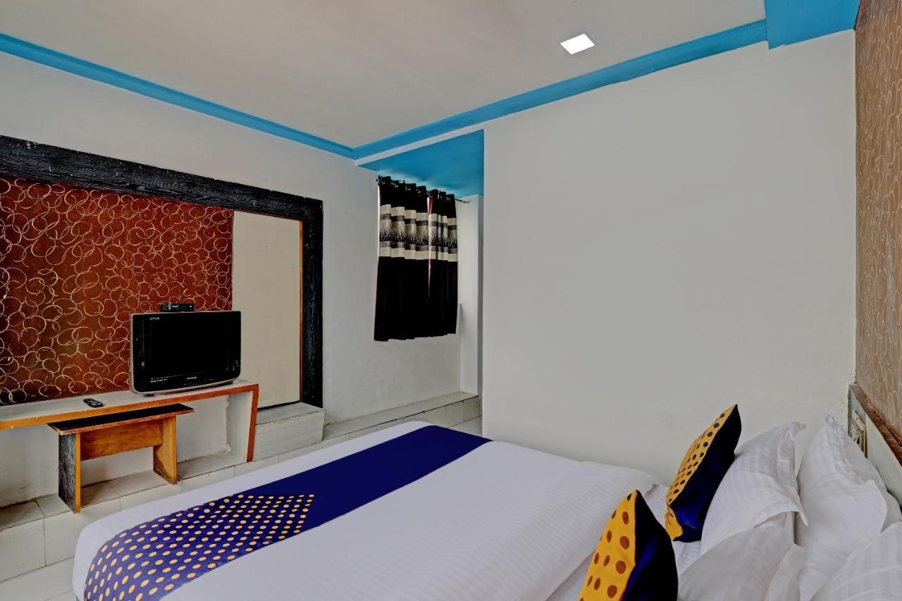 Spot On 82094 Mayur Palace