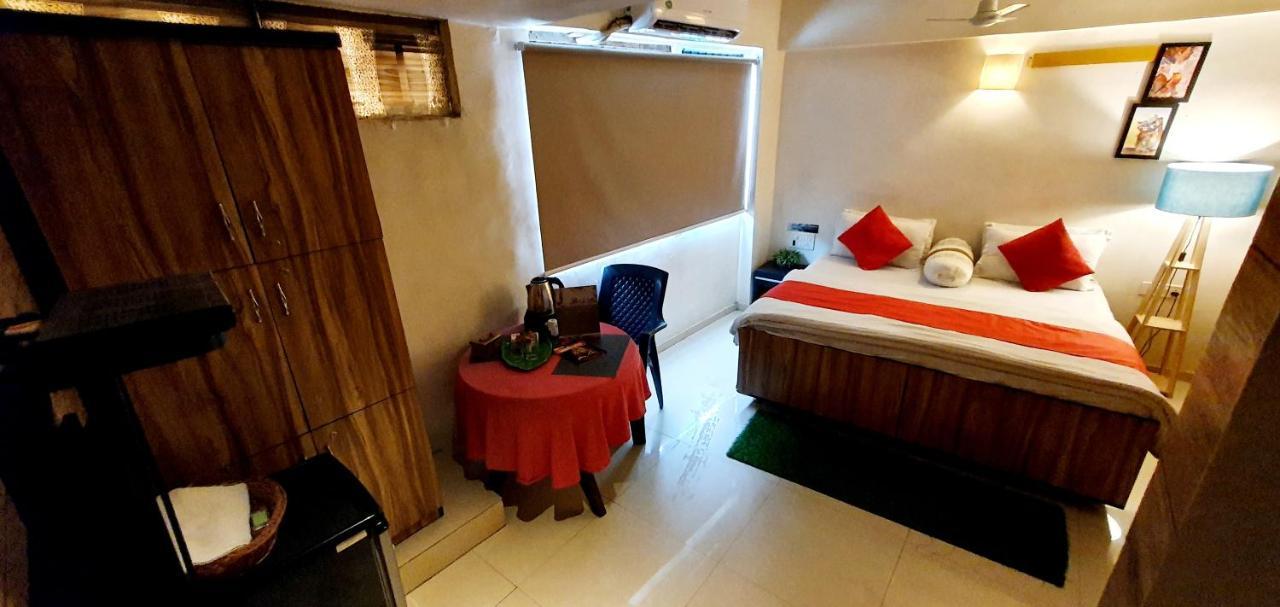 Krishna Love hotel