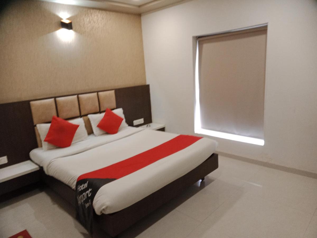 Hotel Airport One 3*