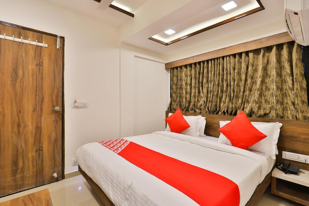 Oyo 24950 Shree Balaji Residency 3*
