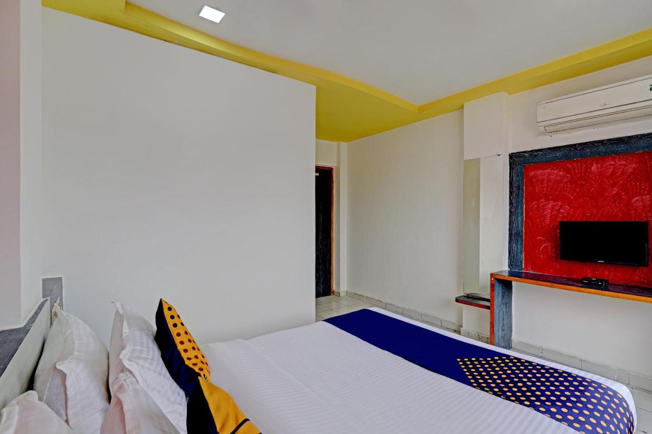 Hotel Spot On 82094 Mayur Palace Ahmedabad
