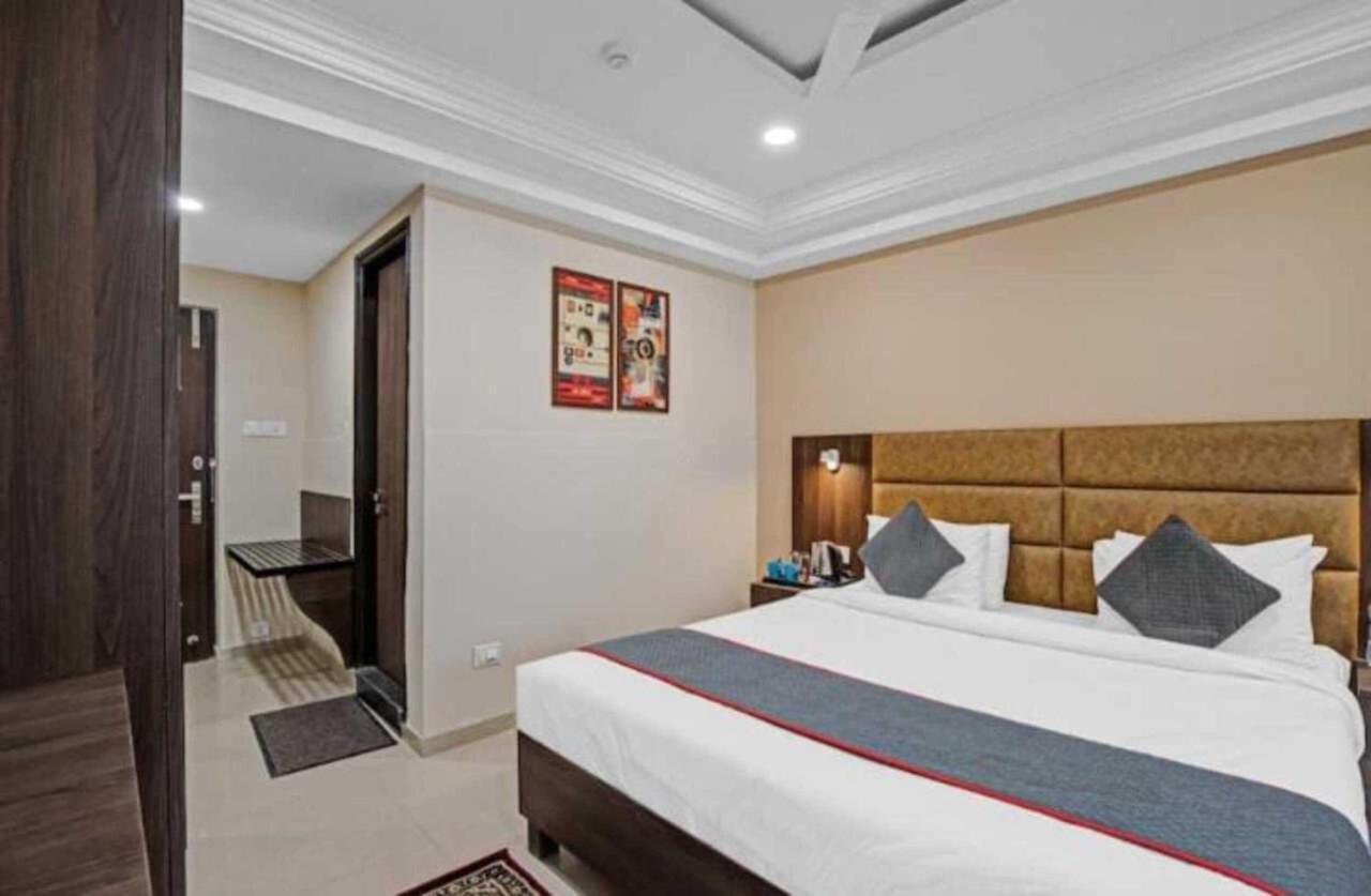 Hotel Alba Premier, Ahmedabad