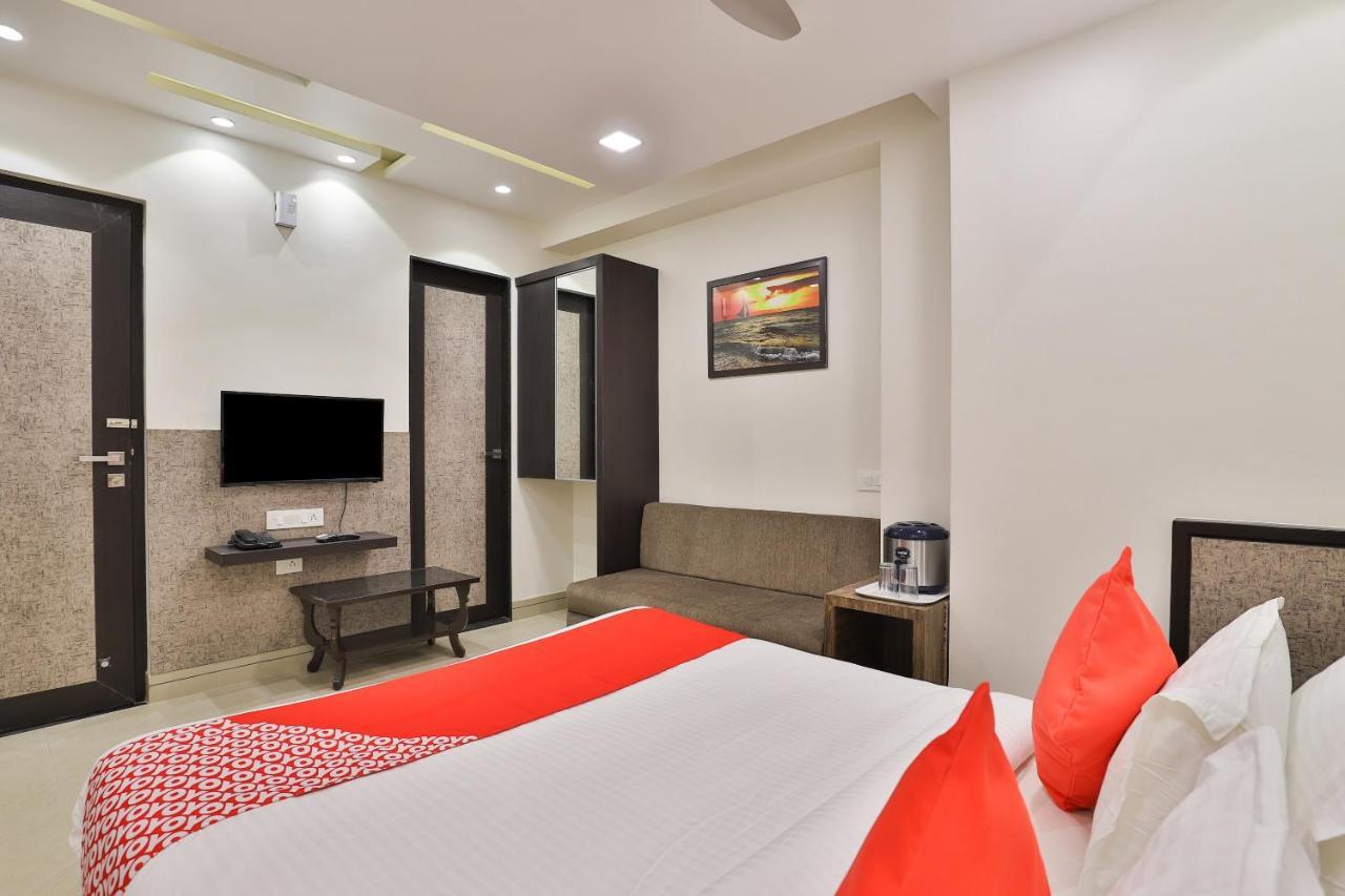 Oyo 23289 Anmol Palace Hotel Ahmedabad